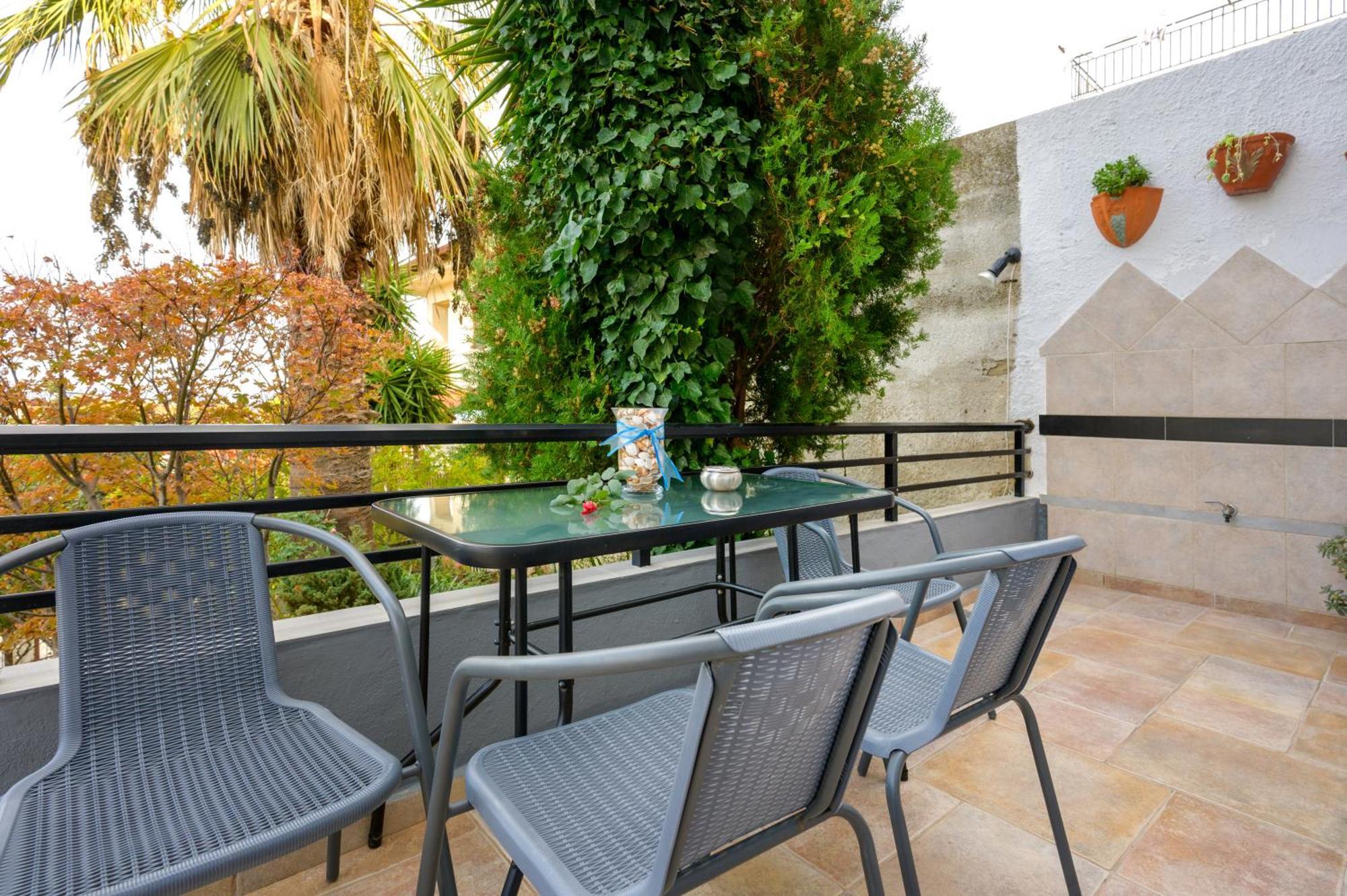 Michael'S Apartment'S Nea Roda Exterior foto